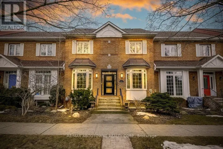 21 CHISHOLM STREET, Oakville (CO Central), Ontario L6K3W2