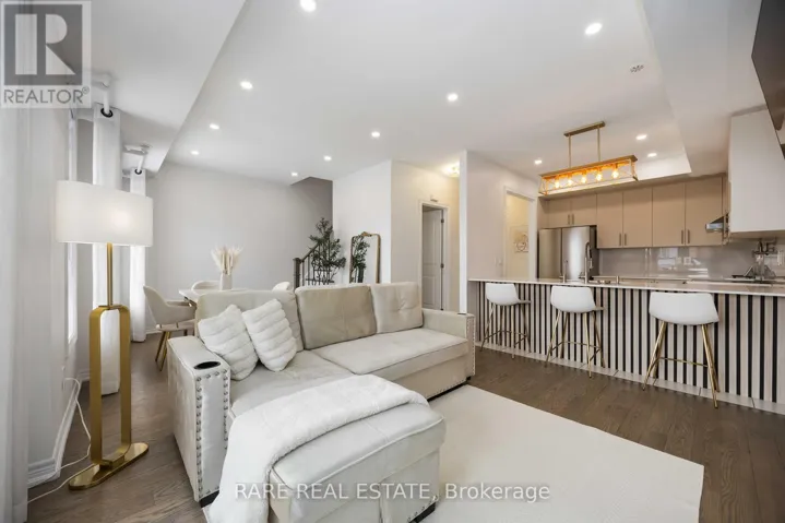 8 - 105 KAYLA CRESCENT, Vaughan (Maple), Ontario L6A4W3