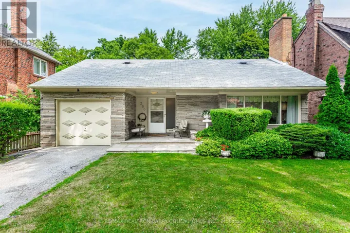 200 CORTLEIGH BOULEVARD, Toronto (Lawrence Park South), Ontario M5N1P5