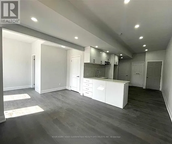 2 - 15229 YONGE STREET, Aurora (Aurora Village), Ontario L4G1L8