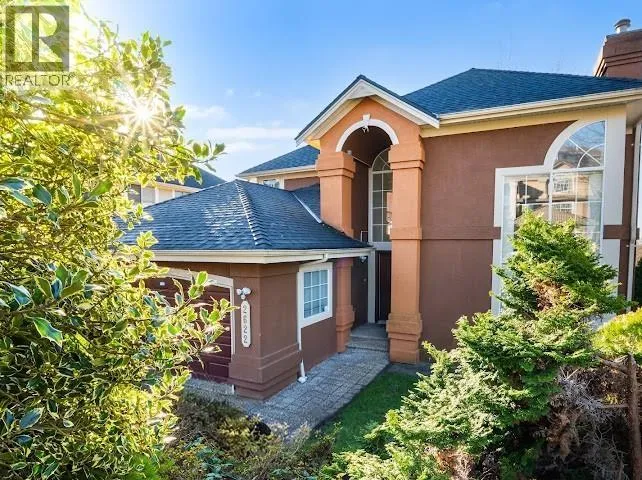 2622 SANDSTONE CRESCENT, Coquitlam, British Columbia V3E2T8