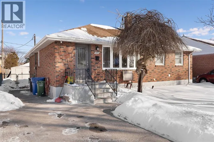 882 LAPORTE AVENUE, Windsor, Ontario N8S3R4