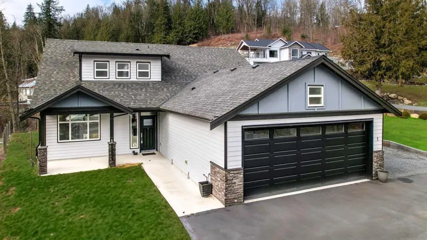 9573 STAVE LAKE STREET, Mission, British Columbia V2V0B4