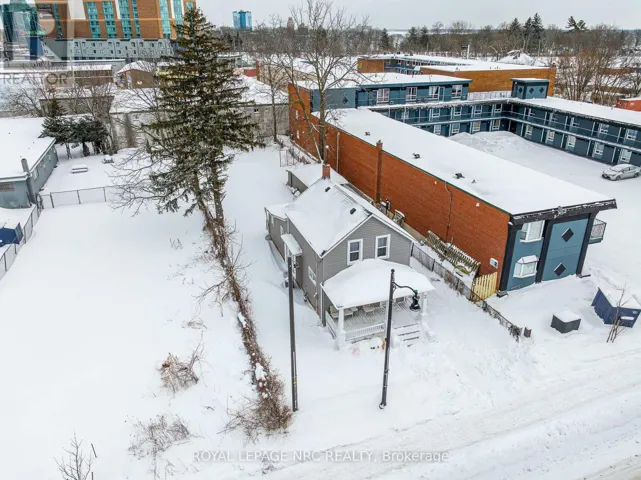 5930 FALLSVIEW AVENUE, Niagara Falls (Clifton Hill), Ontario L2G3V5