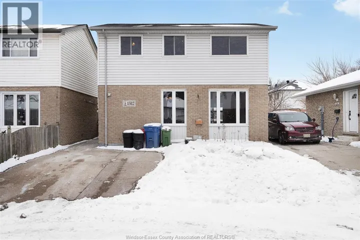 1582 BAYSWATER CRESCENT, Windsor, Ontario N8S4K9