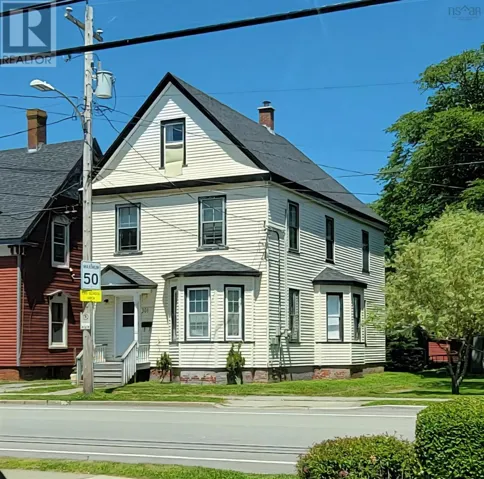 30 Parade Street, Yarmouth, Nova Scotia B5A3A8