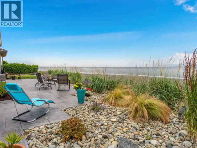 1701 Admiral Tryon Blvd, French Creek, British Columbia V9P1Y1