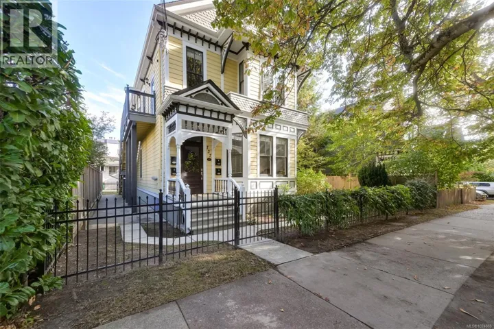 737 Vancouver St, Victoria, British Columbia V8V3V4