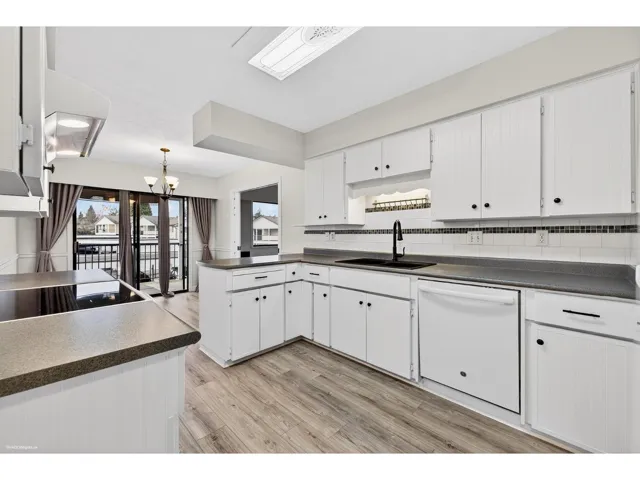 61 32959 GEORGE FERGUSON WAY, Abbotsford, British Columbia V2S7W9