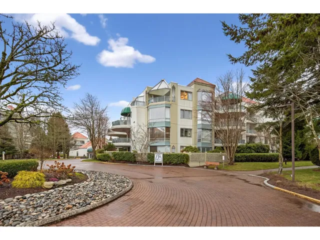 109 1785 MARTIN DRIVE, Surrey, British Columbia V4A9T5