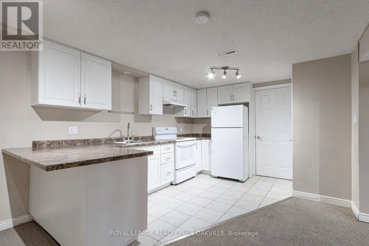 LOWER - 415 NORRIE CRESCENT, Burlington (Appleby), Ontario L7L3S4