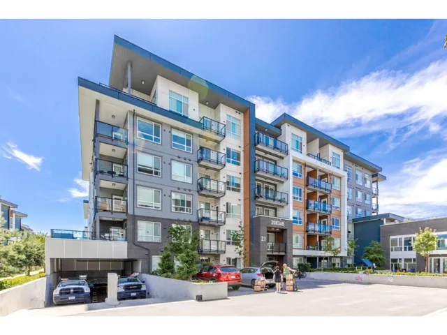 B306 20834 80 AVENUE, Langley, British Columbia V2Y3M4