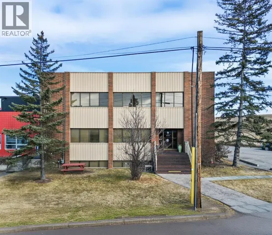 76 Skyline Crescent NE, Calgary, Alberta T2K5S7