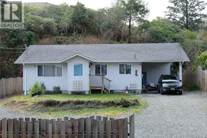 520 Malon Lane, Tofino, British Columbia V0R2Z0