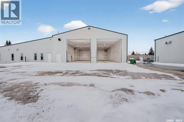 690 Fairford STREET W, Moose Jaw, Saskatchewan S6H1T4
