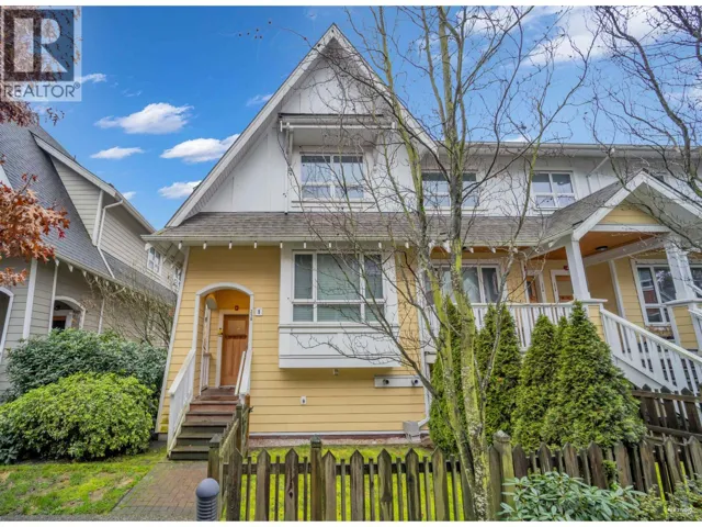 1 258 CAMATA STREET, New Westminster, British Columbia V3M0H8