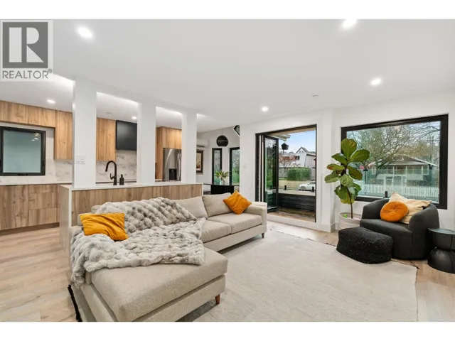 3232 W 5TH AVENUE, Vancouver, British Columbia V6K1V4