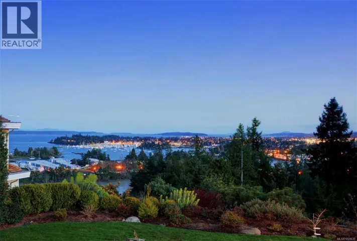 11008 Oriole Lane, North Saanich, British Columbia V8L5R1