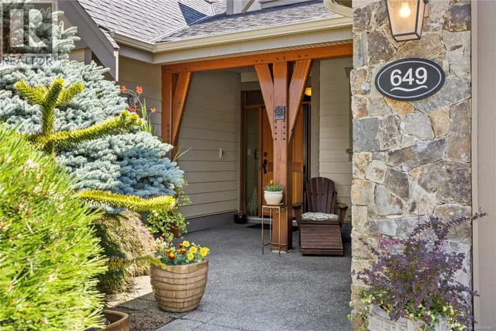 649 Eaglewood Crt, Qualicum Beach, British Columbia V9K0A3