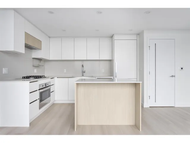409 13573 98A AVENUE, Surrey, British Columbia V3T0X1