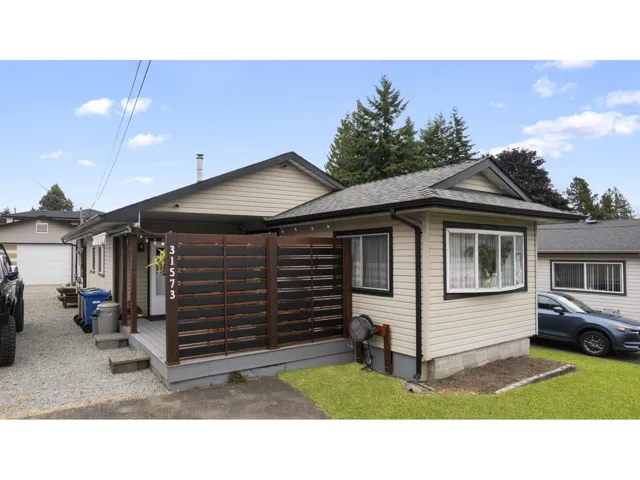 31573 LOMBARD AVENUE, Abbotsford, British Columbia V2S5W6