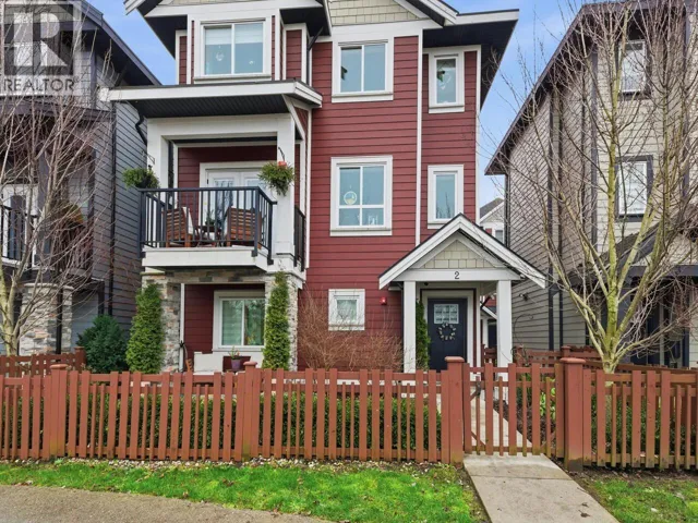 2 608 EWEN AVENUE, New Westminster, British Columbia V3M0M8