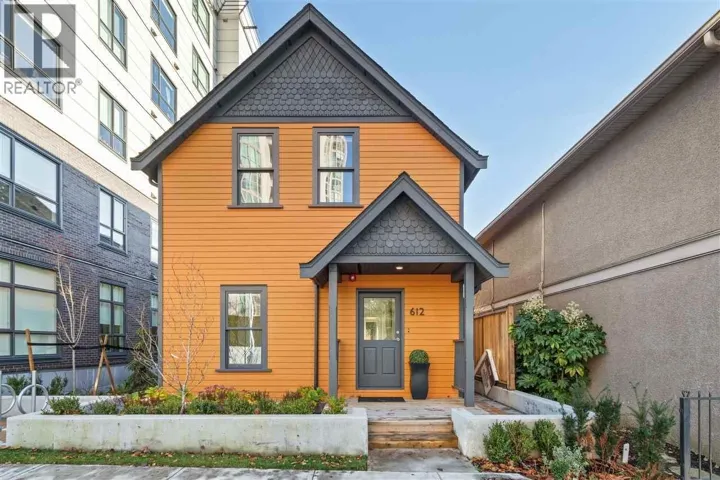 612 BRANTFORD STREET, New Westminster, British Columbia V3M1W7