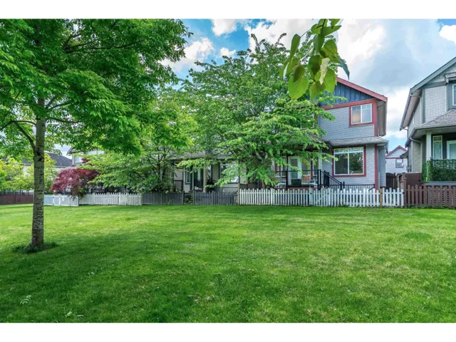 6668 195 STREET, Surrey, British Columbia V4N0C3