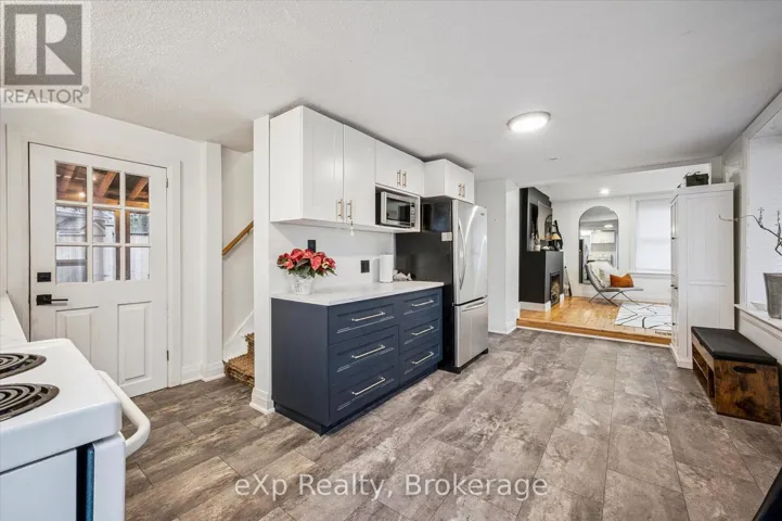 20 BERGEY STREET, Cambridge, Ontario N3C1P6