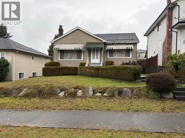 2355 W 20TH AVENUE, Vancouver, British Columbia V6L1G4