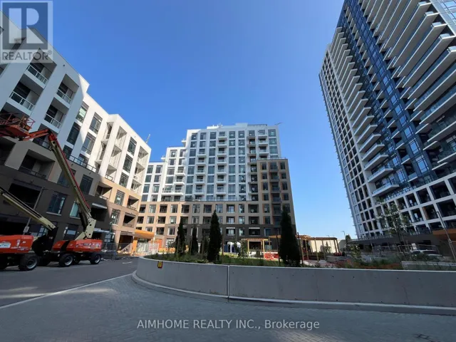 702 - 8 BEVERLEY GLEN BOULEVARD, Vaughan (Beverley Glen), Ontario L4J0L5