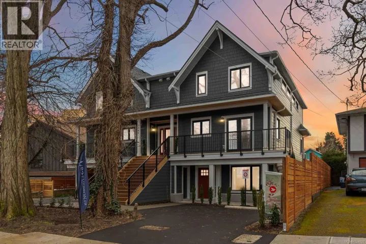 1 1789 Emerson St, Victoria, British Columbia V8R2C2