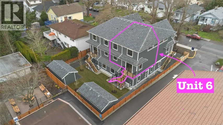 6 1789 Emerson St, Victoria, British Columbia V8R2C2