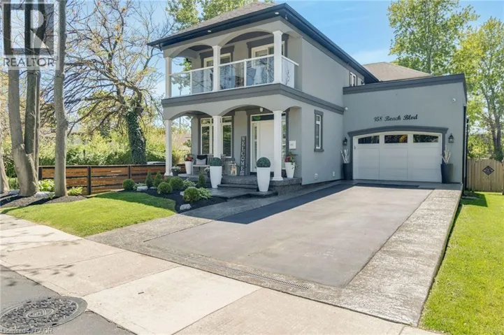 958 BEACH Boulevard, Hamilton, Ontario L8H6Z4