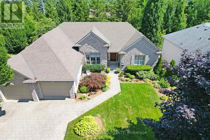 26 BUTTERNUT LANE, London South (South B), Ontario N6K4J4