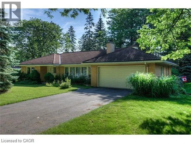 203 MACDONALD Place, Waterloo, Ontario N2L1L2