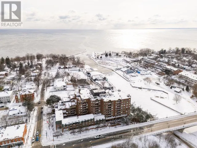 102 - 100 LAKESHORE ROAD E, Oakville (OO Old Oakville), Ontario L6J6M9