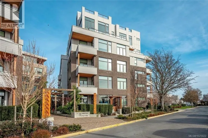 107 1216 Carlisle Ave, Esquimalt, British Columbia V9A0H5