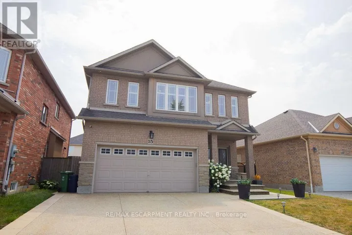 15 MEADOWBANK DRIVE, Hamilton (Falkirk), Ontario L9B2Y9