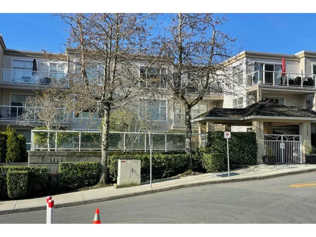 204 1153 VIDAL STREET, White Rock, British Columbia V4B3T4