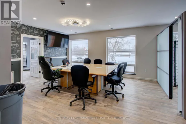 UPPER - 25 MAIN STREET W, Elizabethtown-Kitley, Ontario K0E1M0