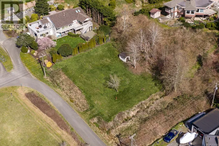 98 Beech St, Comox, British Columbia V9M3W7