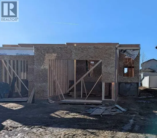 310 Somerside Crescent, Medicine Hat, Alberta T1B0N3