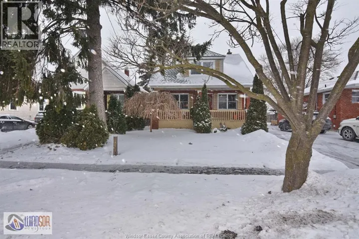 2471 PILLETTE, Windsor, Ontario N8T1P7