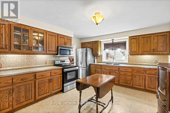 Kitchen with large Pantry