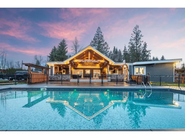 21298 36 AVENUE, Langley, British Columbia V3A8N6