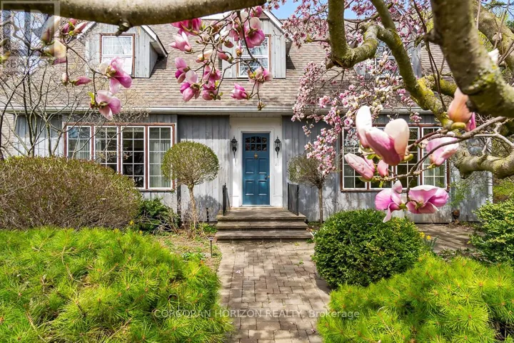 1735 SUNNINGDALE BEND, Mississauga (Clarkson), Ontario L5J1G1