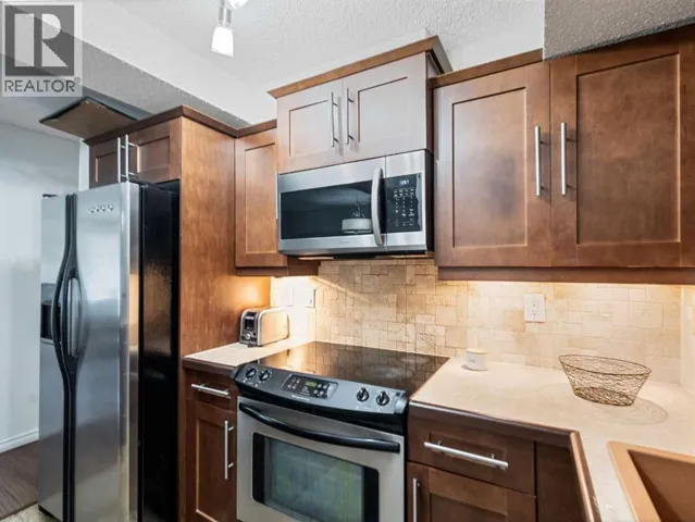 101, 1107 15 Avenue SW, Calgary, Alberta T2M0S8