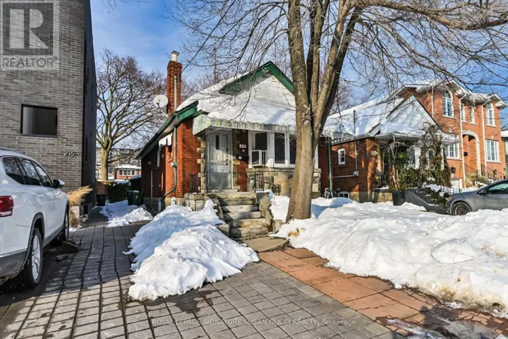 218 FLOYD AVENUE, Toronto (Danforth Village-East York), Ontario M4J2J1