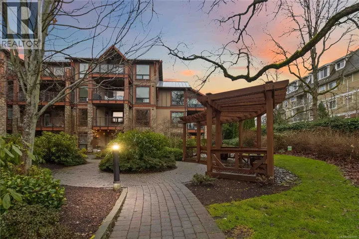 112 4529 West Saanich Rd, Saanich, British Columbia V8Z3G3